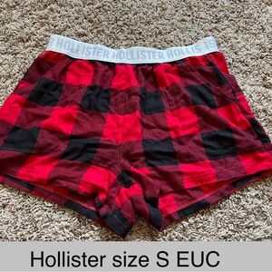 Hollister Red and Black Plaid Shorts size S